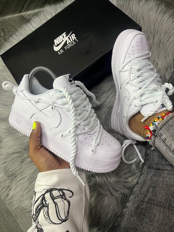 NIKE AIRFORCE